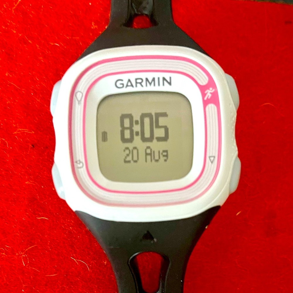 Garmin Forerunner 10 GPS Running Watch - includes charger. Fully functional.
